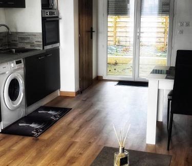 Bordeaux-Lac Apartment | Pet-Friendly Escape at Edendebruges with 9.4/10 Rating
