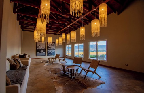 Macrozona Bahia Redonda y Primeros Faldeos Hotel | Relaxing Edenia Punta Soberana with Pool and Spa Amenities