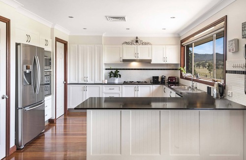 Quorrobolong House | Experience Edenview: 6BR Farm Stay in Hunter Valley