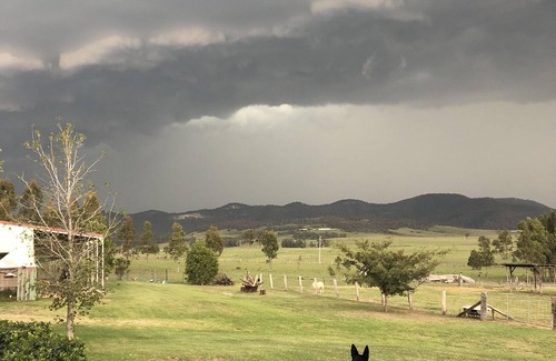 Quorrobolong House | Experience Edenview: 6BR Farm Stay in Hunter Valley
