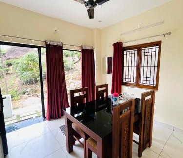 Valparai Hotel | Elegant Edenvilla: Pet-Friendly 5-Star Retreat with Breakfast