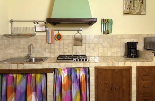 Castel San Gimignano Apartment | Relaxing Edera Apartment in Picturesque San Gimignano