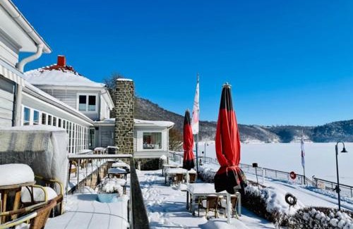 Nieder-Werbe Villa | Oceanfront Edersee-Chalet: Guest Rated 9.9/10 Stay