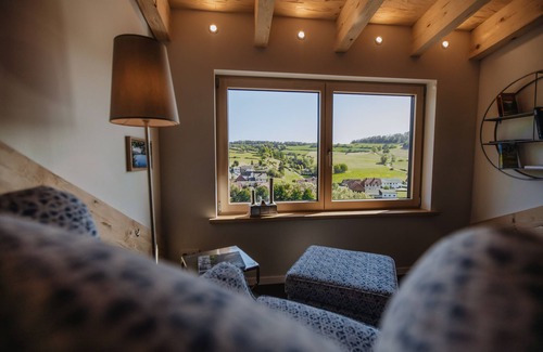 Nieder-Werbe House | Lake Edersee Retreat - Guest Rated 10/10 with Ocean Views