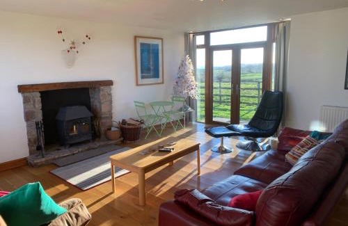 Lydney House | Family-Friendly Edge Barn: 4-Star Excellence Awaits