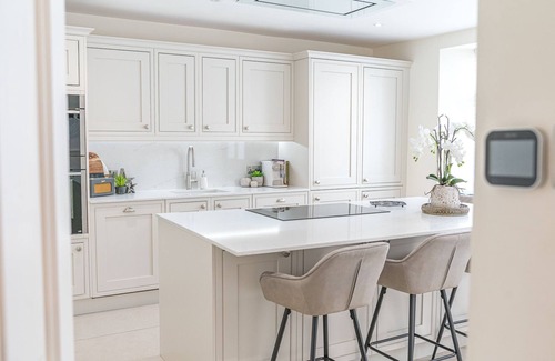 Bowness-on-Windermere Cottage | Edge Mere Apartment: Perfect Family Retreat for 4 Guests