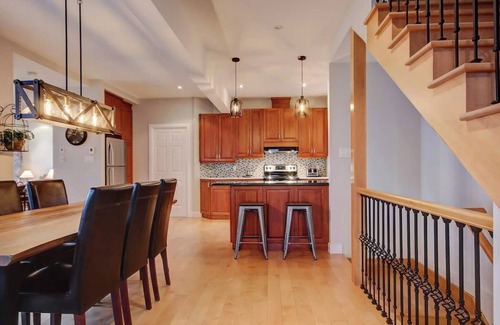 Stanstead Township Ski Chalet | Serene Edge of Lake Lovering - Spa & Hot Tub Retreat