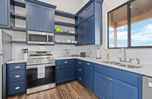 Fredericksburg House | Discover Vineyard Views at Edge of Main - 10/10 Rated Stay!