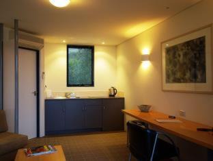 Coles Bay Resort | Relaxing Edge of the Bay Resort with Private Beach Access