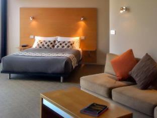 Coles Bay Resort | Relaxing Edge of the Bay Resort with Private Beach Access