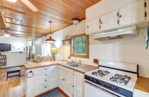 Edgemont House | Idyllic Edgemont Home with Deck, Near Greers Ferry Lake