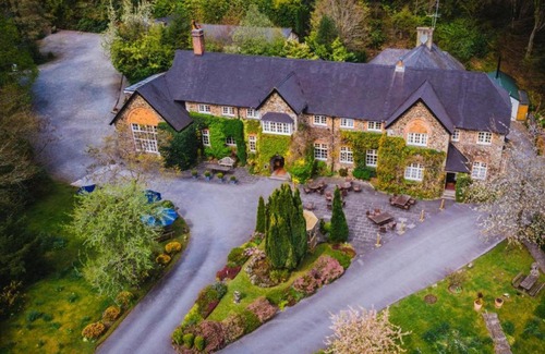 Bovey Tracey House | Family-Friendly Stays at Edgemoor Manor: Book Your Escape!