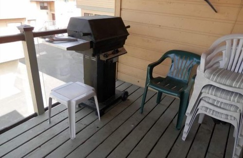 June Lake Condo | Edgewater #10: Breathtaking Views & Family-Friendly Amenities