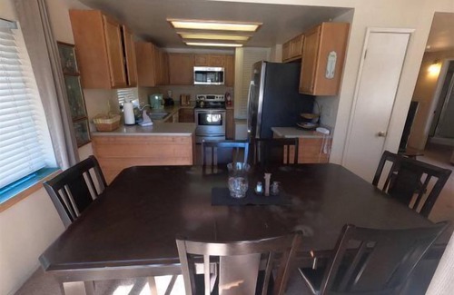 June Lake Condo | Family-Friendly Edgewater #13: Cozy 2 Bd/2 Bth Retreat