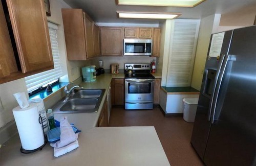 June Lake Condo | Family-Friendly Edgewater #13: Cozy 2 Bd/2 Bth Retreat