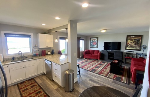 Polson Condo | Experience Edgewater #2 Sparrow: Lake View & Family-Friendly