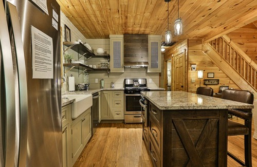 Ellijay Cabin | Edgewater Dreams - Riverfront Retreat with Dog-Friendly Hot Tub