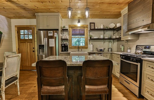 Ellijay Cabin | Edgewater Dreams - Riverfront Retreat with Dog-Friendly Hot Tub