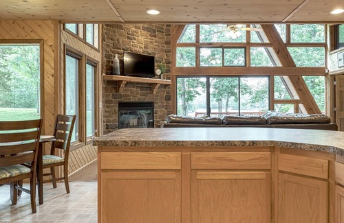 Innsbrook Ski Chalet | Relaxing Edgewater Escape with Hot Tub & Lake View