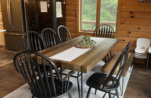 Sylvan Shores Cabin | Edgewater Lodge: Waterfront 4BR Cabin with Spa & Views