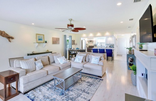 Edgewater House | Edgewater Escape: Game Room & Private Patio Retreat
