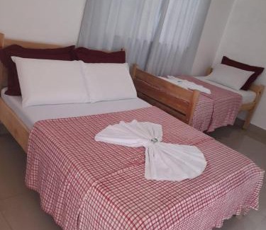 Guarapuava House | Pet-Friendly Retreat at Edicula Fundos with Great Amenities