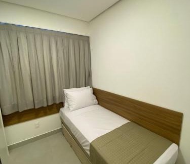 Ponta Verde Apartment | Explore Edifício Promenade II: Family-Friendly with Pool