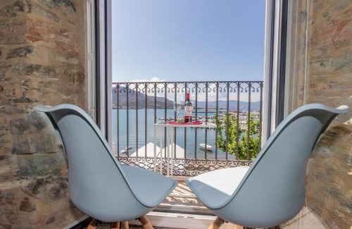 Port de la Selva Apartment | Exclusive Edifici Rosa: Oceanfront Apartment with Beach Access