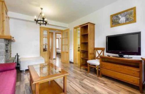 Panticosa Apartment | Family-Friendly Edificio CAPERAN: A Pet Welcoming Retreat