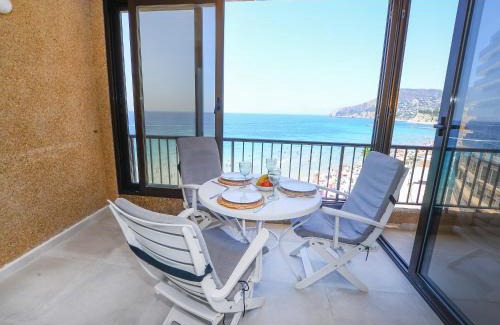 Calpe City Center Apartment | Beachfront Edificio Caribe Playa: Guest Rated 10/10