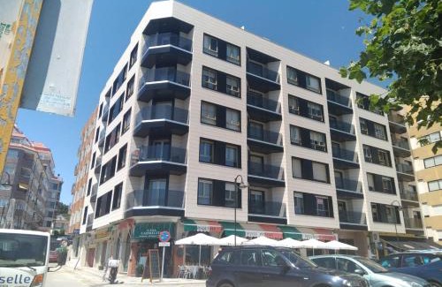 Sanxenxo Apartment | Oceanfront Escape at Edificio el Parque - Guest Rated 9.9