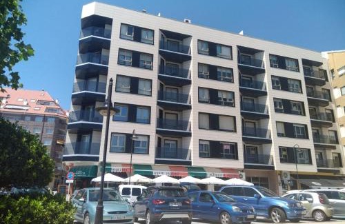 Sanxenxo Apartment | Oceanfront Escape at Edificio el Parque - Guest Rated 9.9
