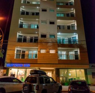 Mercado de la Ciudad Apartment | Discover Edificio Guttero: 4-Star Stay with Hot Tub & Dining