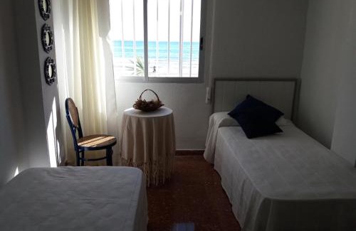 Oropesa del Mar Apartment | Oceanfront Escape at Edificio Las Rocas - 4-Star Retreat