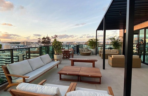 Ponta Verde Apartment | Edificio Liv P.Verde: Family-Friendly Retreat with Pool & Spa