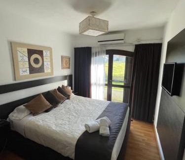 Punta Mogotes Apartment | Beautiful Edificio Waikiki: 4-Star Oceanfront Retreat