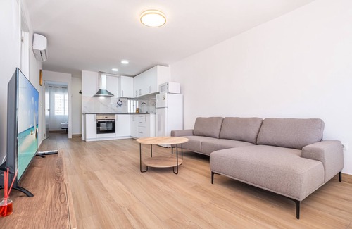 Benidorm Apartment | Relaxing Oceanfront Edimar 7-6 Apartment by Levante Beach