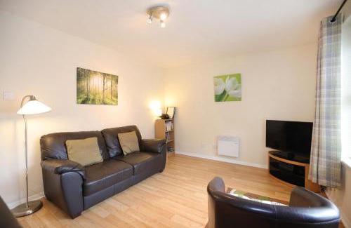 Gifford Apartment | Elegant Edinburgh Palace Apartment - Rated 9.2/10 by Guests