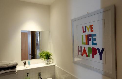 Newhaven Apartment | Elegant Edinburgh Waterfront Apartments with Family-Friendly Amenities