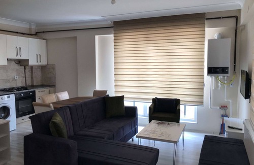 Edirne Apartment | Cozy Edirne Apart: Family & Pet Friendly with Kitchen