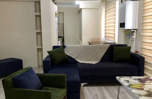 Edirne Apartment | Cozy Edirne Apart: Family & Pet Friendly with Kitchen