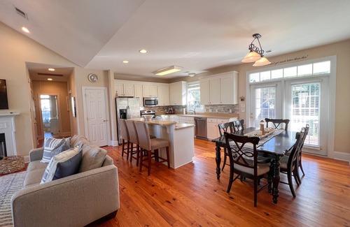 Ocean Ridge House | Edisto Beach House with Golf Cart & Pool, Rated 10/10!