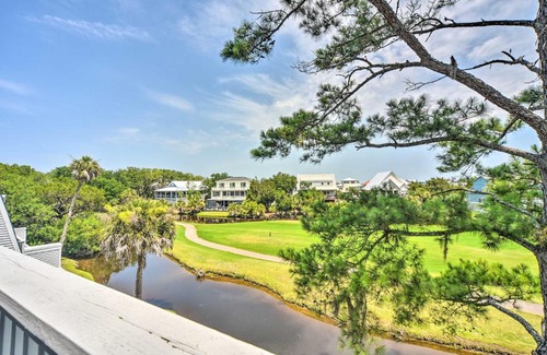 Ocean Ridge Apartment | Idyllic Edisto Island Condo with Balcony & Golf Course Views