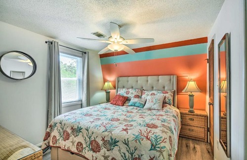Ocean Ridge Apartment | Idyllic Edisto Island Condo with Balcony & Golf Course Views