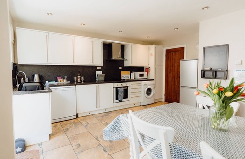 Saundersfoot House | Edith Cottage: Oceanfront Retreat in Saundersfoot