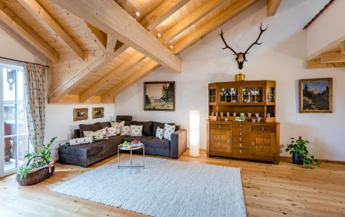 Obing Apartment | Discover Edlmann-Hof: Pet-Friendly Oceanfront Retreat