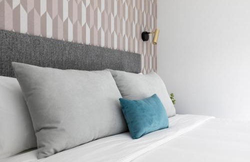 Sol Apartment | Family-Friendly Getaway at Abada Lofts - Darya Living