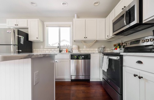 Picnic Point-North Lynnwood House | Explore Comfort in Edmonds: Family-Friendly Retreat Awaits
