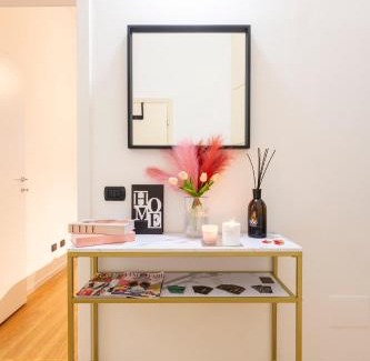 Ponte Seveso Apartment | Edolo#28: Pet Friendly Hotel Near Metro & Central Station