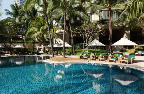 Wack-Wack Greenhills Hotel | Elegant Edsa Shangri-La, Manila with Pool & Breakfast